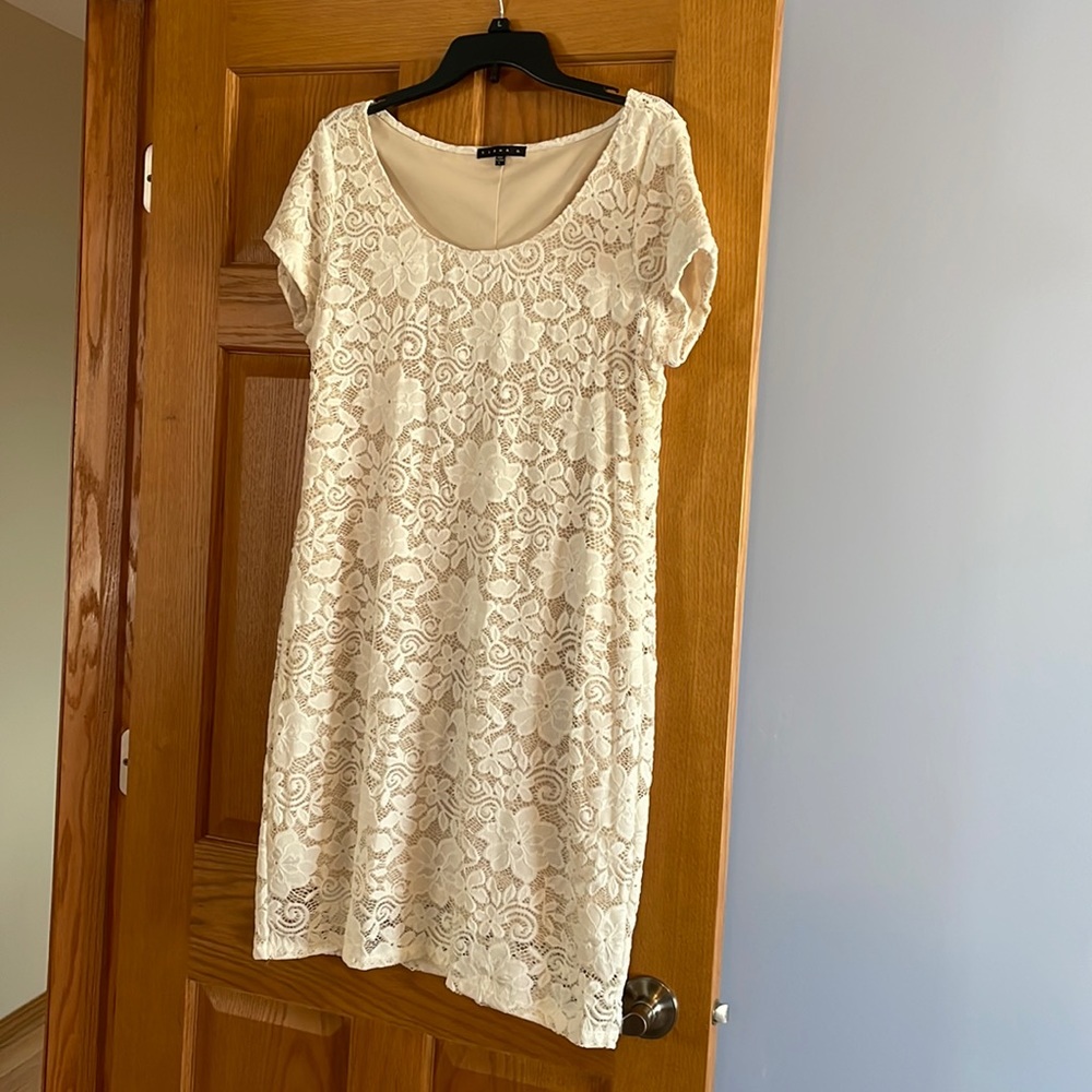 Ladies off white lace dress